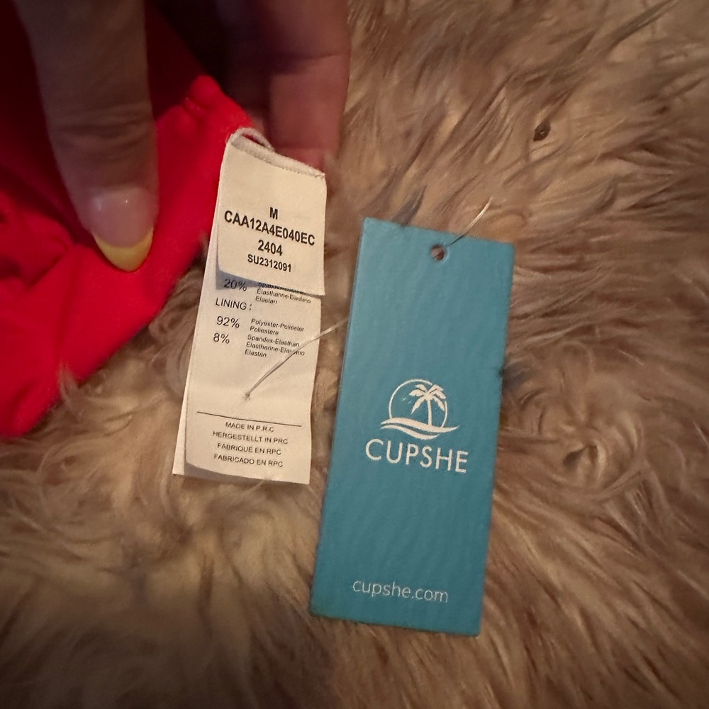 CUPSHE Chasing Sunshine Asymmetrical Bikini Top - Picture 8 of 8